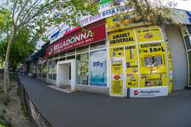 Gasim aici 12 tobogane pentru copii si adulti, lazy river, valuri artificiale, apa calda la piscinele zona: Amanet Sibiu Water Park Craiova Preturi