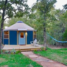Features Freedom Yurt Cabins In 2020 Yurt Kits Yurt Pictures Yurt