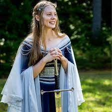 Silver Gray Elven Dress Romantic Fantasy Gown Wedding Dress Etsy In 2020 Elven Dress Fantasy Gowns Elven Costume