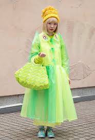 キャンパス パパラッチ daily miyanishiyamaのグリーンのシースルーワンピースが目を引く 緑川夏鈴さん 文化服装学院卒業式2017 http soen tokyo paparazzi daily dai colorful fashion funky fashion tokyo fashion