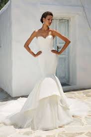 Che sia di tulle o pizzo, senza spalline o con maniche lunghe, abbiamo l'abito perfetto per voi, con il design e i tessuti dei vostri sogni. Abiti Da Sposa A Sirena Abito Da Sposa A Sirena In Mikado Justin Alexander Abiti Da Sposa In Raso Abiti Da Sposa In Organza Stili Di Abiti Da Sposa