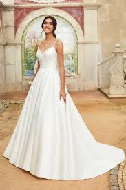 Brautkleider von sincerity in magdeburg. Aktuelle Brautmoden Kollektion Von Sincerity Mein Hochzeits Ratgeber