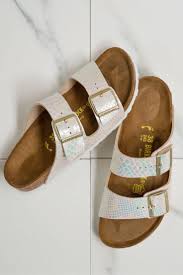 Birkenstock Arizona Rose Gold Buckle Birkenstock Arizona Sandals Birkenstock Sandals Outfit Cute Shoes Shoes