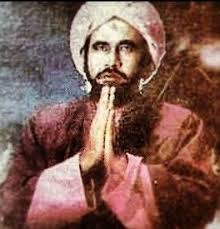 Dikatakan bahwa beliau berasal dari seekor cacing yang berubah menjadi manusia, versi yang lain menyebutkan beliau berasal dari persia, bahkan ada juga yang menyatakan beliau sebagai keturunan seorang empu kerajaan. Syekh Siti Jenar Wali Songo