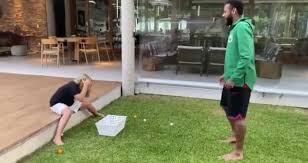 Son dakika neymar haberleri ile ilgili milliyet'e eklenen tüm haberler bu sayfada yer almaktadır. Video Neymar Pranks Son By Cracking Raw Egg On His Head Psg Talk