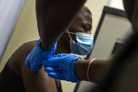 Jul 04, 2021 · south africa approves use of china's sinovac covid vaccine the latest vaccine approval was based on safety, quality and efficacy data submitted to the regulator between mar 22 and june 22, it. South Africa Suspends Astrazeneca Vaccine Drive Politico