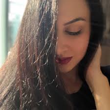 How to get a reservation at Disney's Bippity Boppity Boutique for  6-year-old girls?