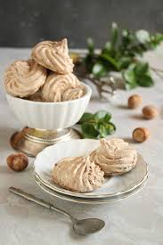 Albume, zucchero, gocce di cioccolato, bacca di vaniglia, sale marino integrale e cacao. Ricetta Spumini Al Cioccolato E Nocciole Ifood