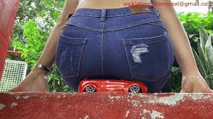 massive ass crush - feel the sheer intensity