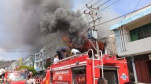 Tak ada korban jiwa dalam kejadian ini. Kumpulan Berita Kebakaran Ruko Toko Manekin Di Pekanbaru Terbakar 10 Mobil Damkar Dikerahkan