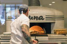 Una Pizza Napoletana Returns To New York With An Assist The New York Times
