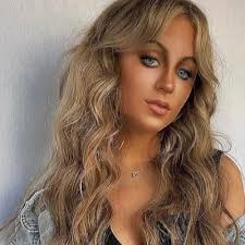 Haley Ellis's Instagram, Twitter & Facebook