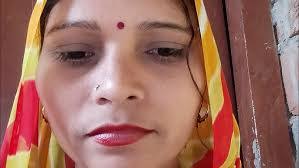 Komal Sharma's Instagram, Twitter & Facebook