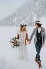 In pronovias sind wir seit jahrzehnten die nummer 1 im verkauf von brautkleidern, wir geben uns täglich mühe, um ihren hochzeitstag unvergesslich zu machen. Alpakas Und Ein Boho Wintermarchen Hochzeitstrends Winter Farben