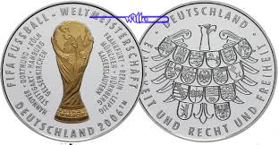 Juli 2006 in deutschland ausgetragen. Medaille Zur Fussball Wm In Deutschland 2006 Mit Farb Pokal Ma Shops