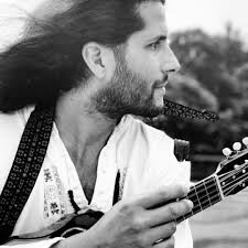 Stream Pato Lara music