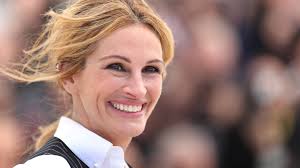 Cómo ser Julia Roberts con más de 50 y una piel perfecta: ¿genética o  medicina estética?