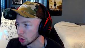 Ricky Bryson (@ricky.bryson) ÉLŐ adásban van