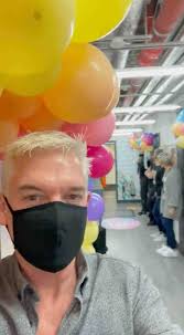 But the pair had quite the surprise for phillip and holly, treating them to messages from this morning favourites and past sofa guests, bringing back happy memories. Holly Willoughby Breaks Down In Tears At Phillip Schofield S Sweet 40th Birthday Surprise Daily Record