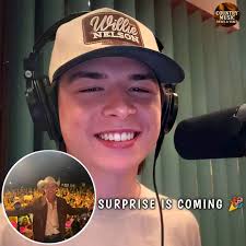 🔥🎸 American Idol finalist John Foster is back and he's turning heads with  his brand-new honky-tonk anthem, “Little Goes a Long Way.” 🤠👏🏻 Listen  and read the full story here ⬇️