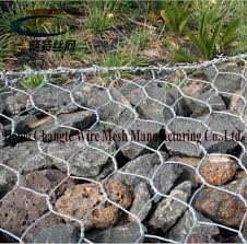 Push the wavy hardware cloth or chicken wire down into the hypertufa mixture, leaving a few inches of space between each piece. China Heavily Zinc Galvanized Gabion Wire Mesh Cages For Rocks China Gabion Basket Wire Netting