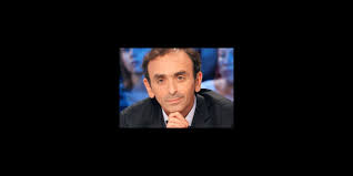 It's the first thing that would attract the eyes in the room. L Etau Se Resserre Autour D Eric Zemmour La Libre