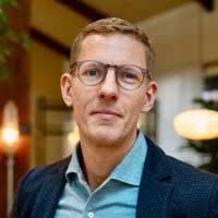 300+ "Robert Lind" profiles