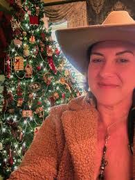 Tabatha Locke's Instagram, Twitter & Facebook