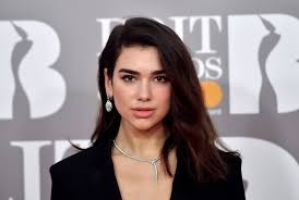 After working as a model, she signed with warner bros. Album Debut Dua Lipa Raih Status Platinum Republika Online
