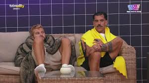 Bruno chama 'matraquilho' a Leandro: «Acha que é um grande cantor, puseram-no  logo a monte» - Secret Story - TVI