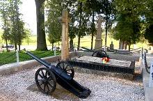 Este ziua în care venim în acest pantheon al ortodoxiei româneşti ca să înălţăm o rugă către. Panteonul Motilor Tebea Dn76 Oradea Deva