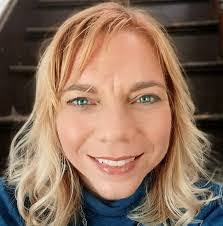 Beth Jacobi's Instagram, Twitter & Facebook