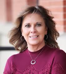 Sharon Earnest's Instagram, Twitter & Facebook