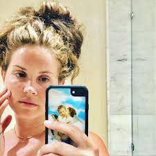 She hardly ever opts for a subtle flick, but prefers a thick and. Lana Del Rey Might Be Putting Lemons On Her Roots But Should You Dazed Beauty