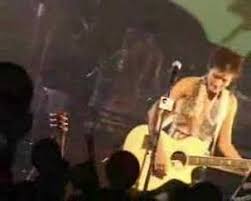 2002年3月：『何韻詩 x jolly shandy3週年聯fan所真我個性音楽会』 2002年4月：『903何韻詩結識她的音楽会』 2002年4月：『903何韻詩 x 野仔 狂野音楽会』 2003年6月3日：『許志安 x 何韻詩拉闊音楽会』 2004年12月20日：『hocc x edison 兩人幫派對』 ç›§å·§éŸ³ ä½•éŸ»è©© ç„¡ç—›åˆ†æ‰‹ Youtube