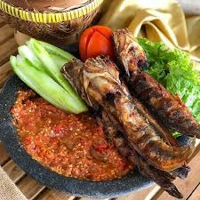 Resep cara membuat ikan lele bakar. Resep Pecel Lele Sambal Lamongan Ala Warung Tenda Yang Gurih Dan Pedas Bikin Nagih