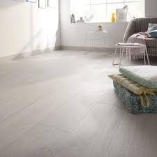 carrelage sol et mur blanc effet bois islande l 20 x l 120 cm carrelage interieur carrelage carrelage sol