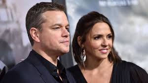 Damon, der verärgert darüber ist, dass katherine auch. Matt Damon Er Sitzt Mit Seiner Familie In Irland Fest Gala De