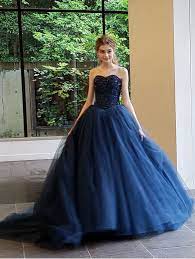 ネイビーのカラードレス チュールドレスなのでナチュラルでトレンド感のあるネイビードレス カラードレス チュール ウェディング ドレス ブルー ウェディングドレス 赤