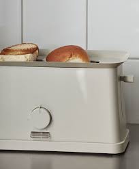 Nouvelle Collection George Sowden Pour Hay Blog Esprit Design En 2020 Accessoires Cuisine Bouilloire Cuisine