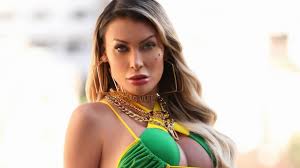 Andressa Urach polemiza ao se comparar com Virginia e citar romance com Vini Jr.