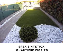 Pin Su Giardini Con Prato In Erba Sintetica