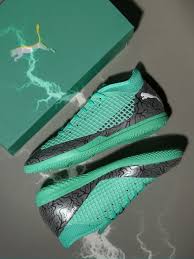 Gestiona tu equipo de fútbol y anota en la portería contraria. Zapatos Puma Futbol Sala Y8 Off 54