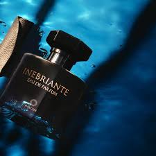 Inebriante Eau de Parfum Hinode Elegante, sedutor e sofisticado, este é o  homem inebriante. As notas frescas de limão brilhante são reveladas de  maneira encantadora e combinadas com as notas de salsa