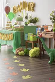 Before you start buying things for setting the birthday table, you should finalize on a particular theme or pattern. Dinosaur Birthday Party Ideas Inspiration