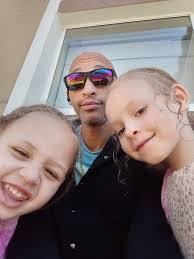 Michael Artis's Instagram, Twitter & Facebook