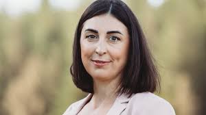 Report calls for cap