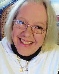 Alice Menard's Instagram, Twitter & Facebook