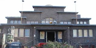 Altes Schwimmbad In Hurth Stadt Drohte Eigentumer Mit Ordnungsverfugung Kolner Stadt Anzeiger