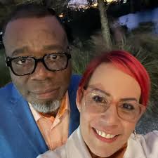 Can anyone recommend someone who does cakes? More specifically, a  graduation 🧑‍🎓 cake 🎂